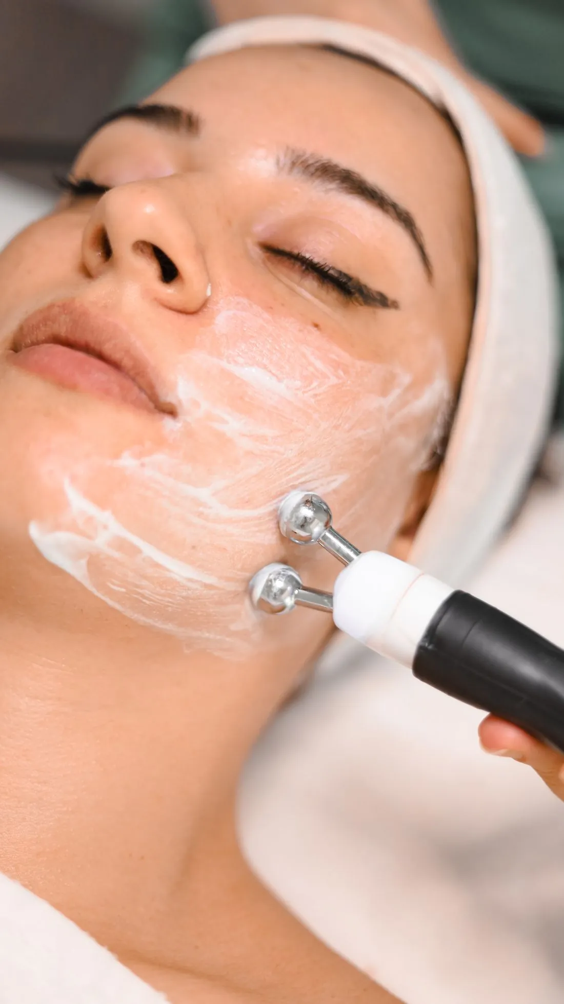 Vì sao da cần kiêng nước/nước nóng sau triệt lông?