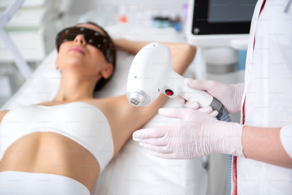 Triệt lông da nhạy cảm bằng công nghệ laser an toàn