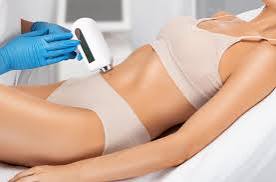 Dọn sạch lông vùng kín giúp giảm ẩm ướt, ngăn ngừa mùi hôi và hỗ trợ việc vệ sinh cá nhân hàng ngày dễ dàng hơn.