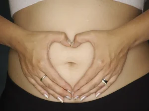 Vì sao cơ thể mẹ bầu thay đổi và cần chăm sóc khác?