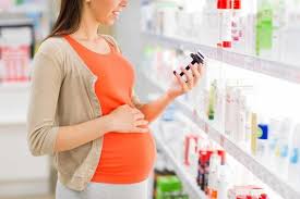Bà bầu có thể tẩy lông vùng kín nhưng cần tham khảo bác sĩ và chọn sản phẩm dịu nhẹ cho da nhạy cảm để tránh kích ứng.