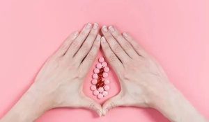 Trước khi triệt lông, cần cạo lông trước 2 ngày, kiêng nhổ hay wax 6 tuần và vệ sinh sạch sẽ để tránh thâm sạm, kích ứng da.